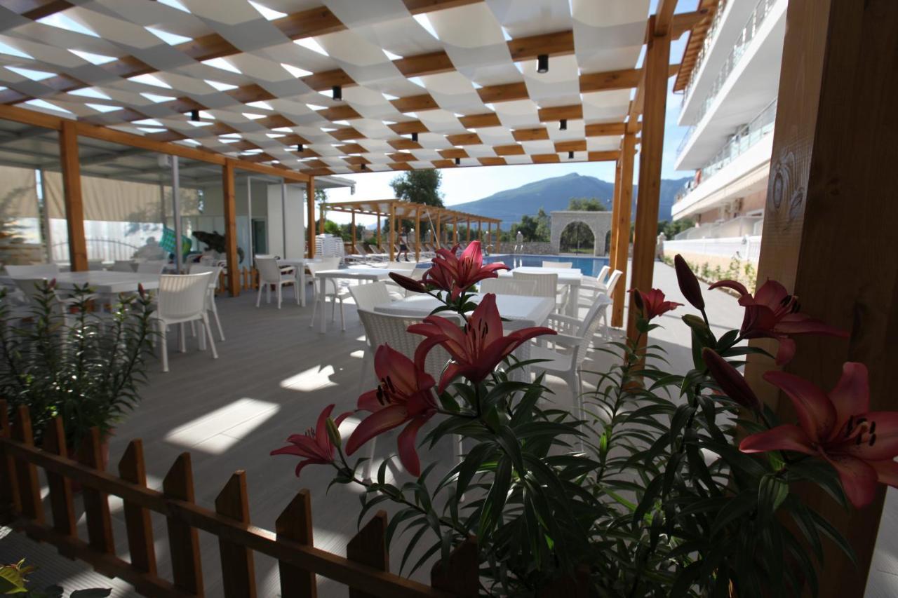 Hotel Riviera Borsh Exterior photo