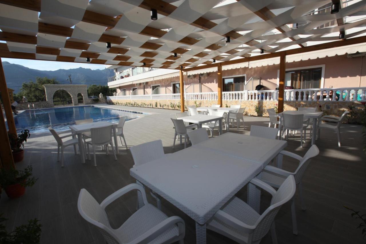 Hotel Riviera Borsh Exterior photo